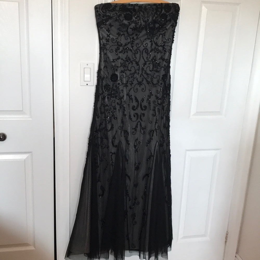 Aidan Mattox strapless full skirt beaded mesh black formal gown EUC